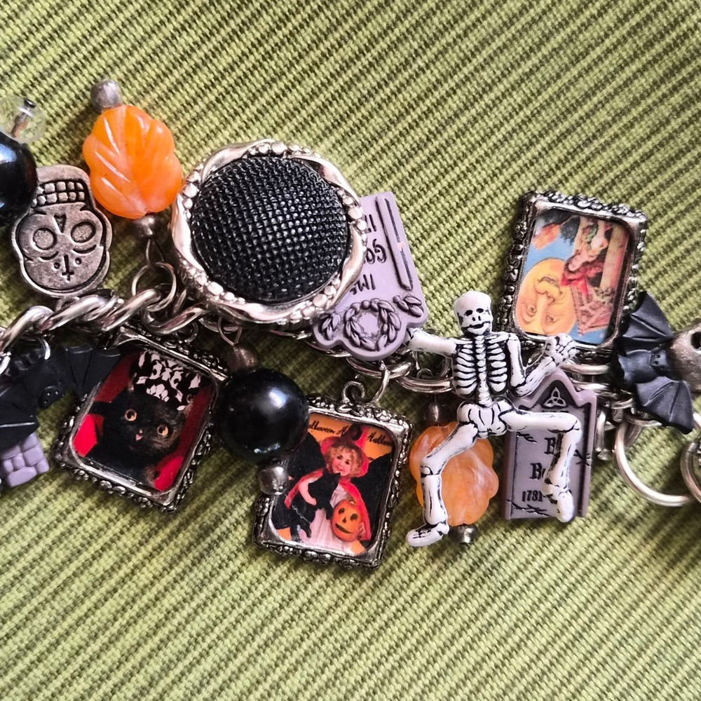 Halloween Charm Bracelet Vintage Style Spooky Skeleton Gravestone Gothic Jewelry - Picture 3 of 8
